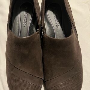 Womens ARAVON Size 7 Brown Leather Shimmer Clogs Loafers Style Shoes